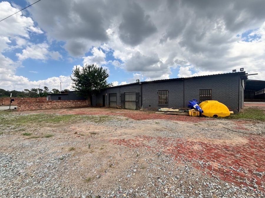 To Let commercial Property for Rent in Klerksdorp Industrial North West